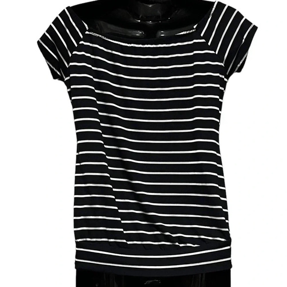 ❤️ 2/$11 Bebe Y2K Bead Embellished Halter Black White Striped Womens Top size XS - Picture 2 of 8